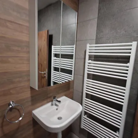 Charming Modern Furnished In A Peaceful Neighborhood Of Apartment Kecskemet