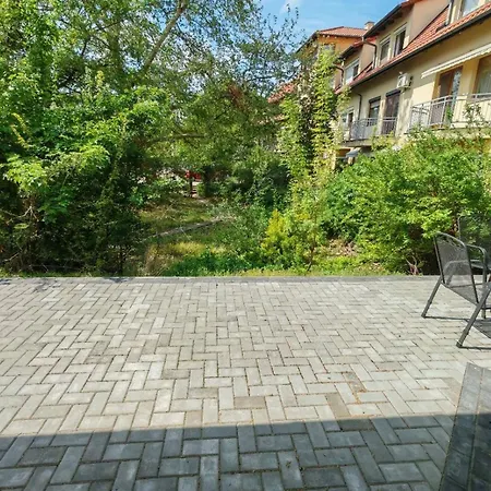 Charming Modern Furnished In A Peaceful Neighborhood Of *